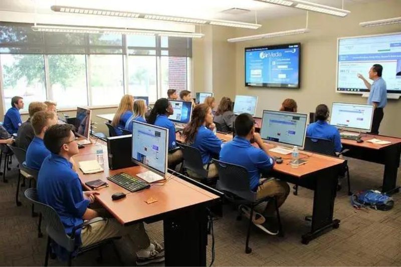 SUMMER BUSINESS ACADEMY 3