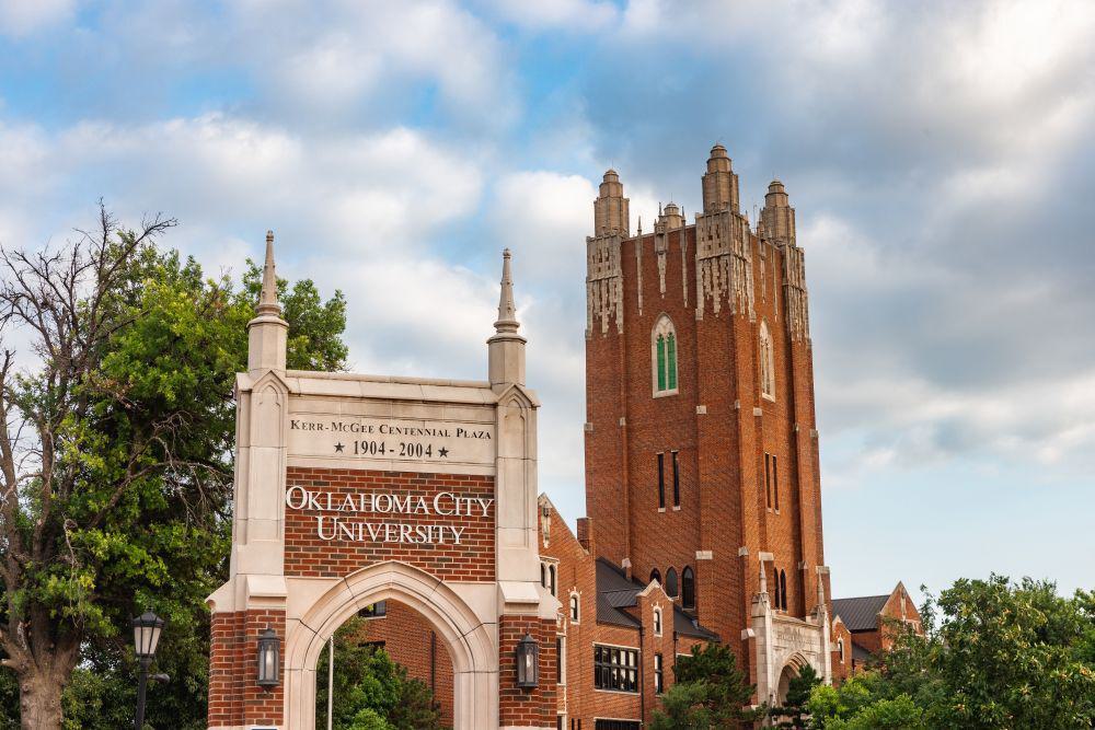 麻豆传媒 opens launching pad to college